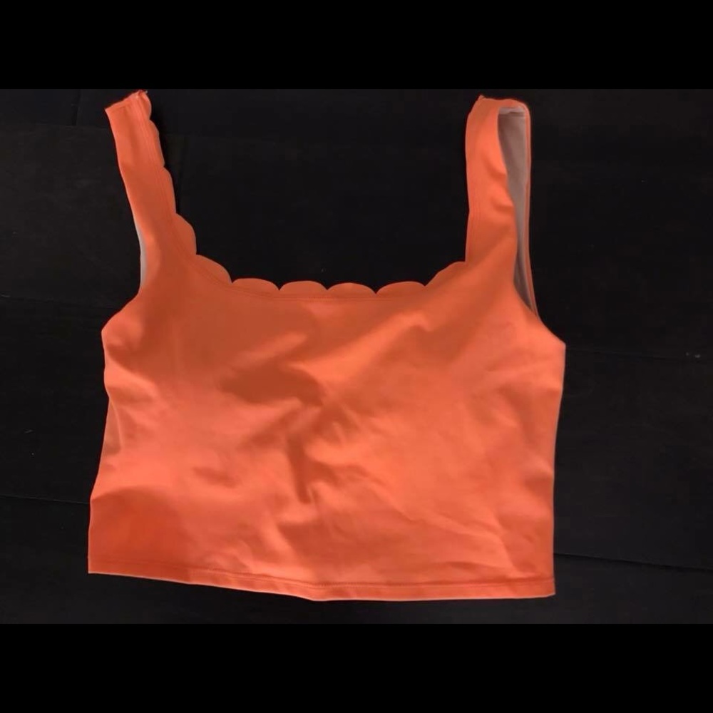 Kortni Jeane Scalloped top